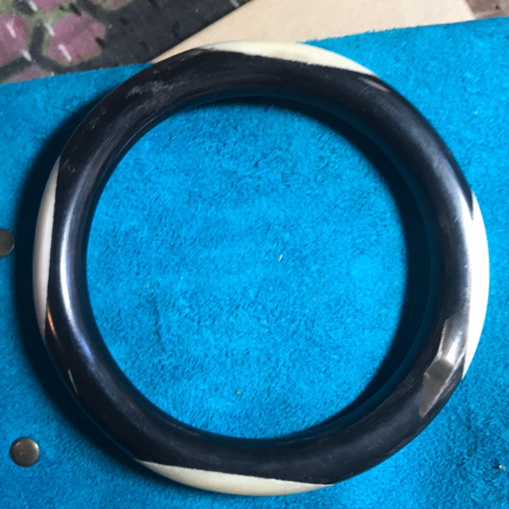 60s black and white bangle